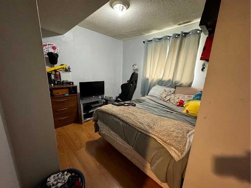 6-4547 7 Avenue Se, Calgary, AB - Indoor Photo Showing Bedroom