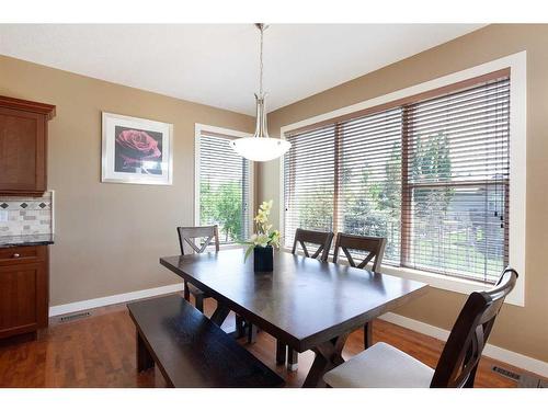 74 Elgin Park Road Se, Calgary, AB - Indoor Photo Showing Dining Room