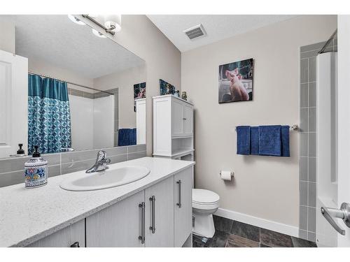 1671 Legacy Circle Se, Calgary, AB - Indoor Photo Showing Bathroom