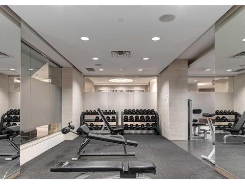 404-128 2 Street Sw, Calgary, AB - Indoor Photo Showing Gym Room