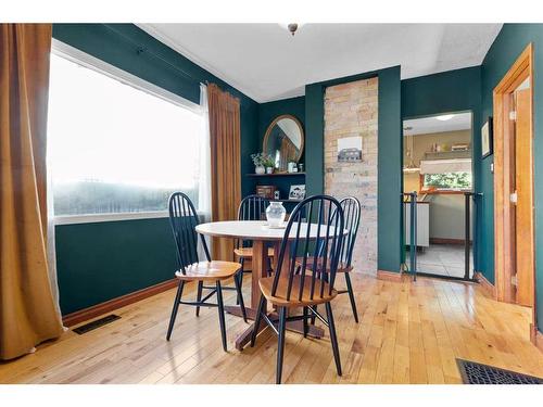 1328 10 Avenue Se, Calgary, AB - Indoor Photo Showing Dining Room