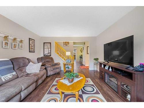 126 Pineset Place Ne, Calgary, AB - Indoor Photo Showing Living Room