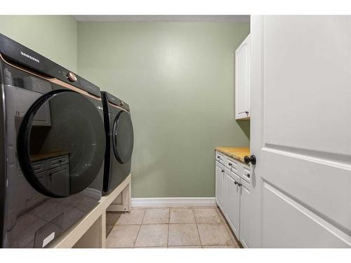 28537 334 Township, Rural Mountain View County, AB - Indoor Photo Showing Laundry Room