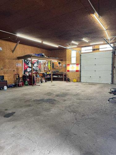 28537 334 Township, Rural Mountain View County, AB - Indoor Photo Showing Garage