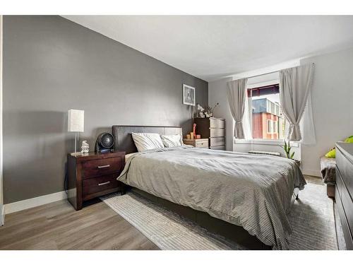 412A-333 Garry Crescent Ne, Calgary, AB - Indoor Photo Showing Bedroom