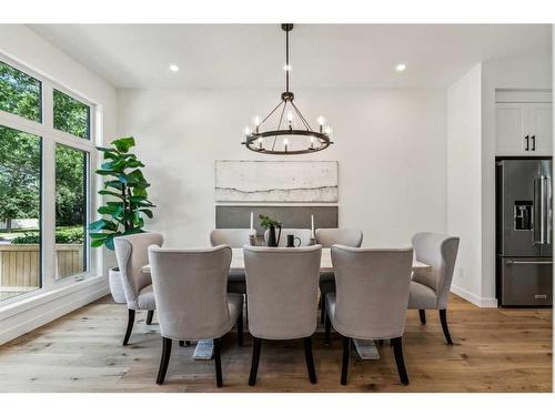 427 15 Avenue Ne, Calgary, AB - Indoor Photo Showing Dining Room