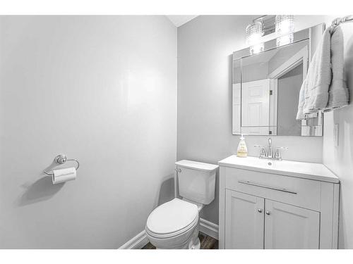 129 Sceptre Court Nw, Calgary, AB - Indoor Photo Showing Bathroom