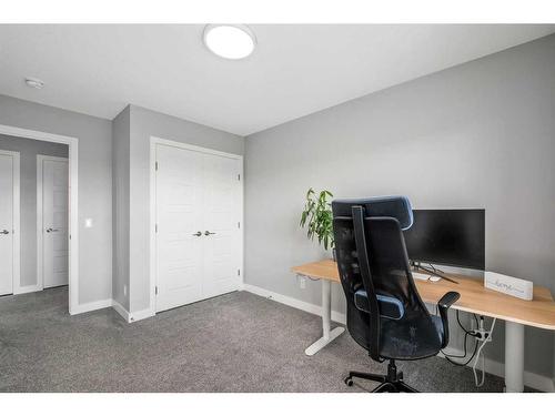 133 Magnolia Terrace Se, Calgary, AB - Indoor Photo Showing Office