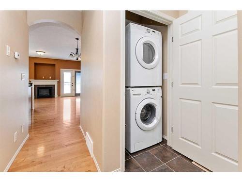 20 Shaw Close, Red Deer, AB - Indoor Photo Showing Laundry Room