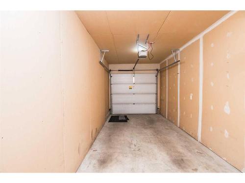 20 Shaw Close, Red Deer, AB - Indoor Photo Showing Garage