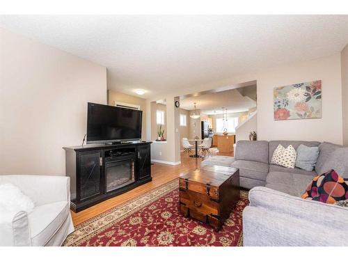 1839 New Brighton Drive Se, Calgary, AB - Indoor Photo Showing Living Room