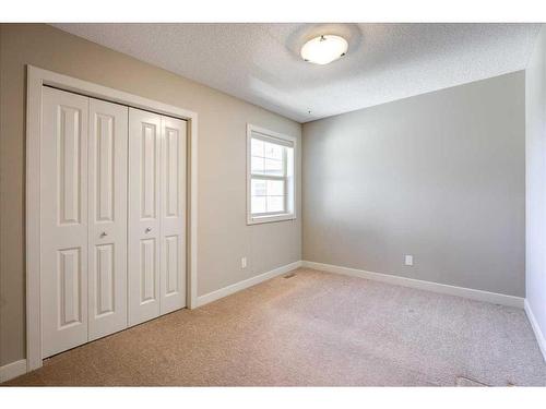 99 Pantego Way Nw, Calgary, AB - Indoor Photo Showing Other Room