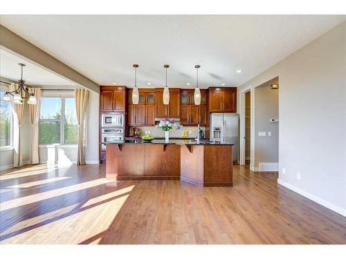 99 Pantego Way Nw, Calgary, AB - Indoor Photo Showing Kitchen