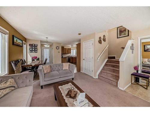 86 Taralea Circle Ne, Calgary, AB - Indoor Photo Showing Living Room