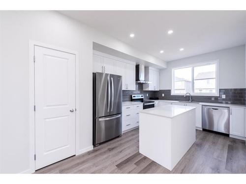 25 Corner Glen Row Ne, Calgary, AB - Indoor Photo Showing Kitchen With Stainless Steel Kitchen