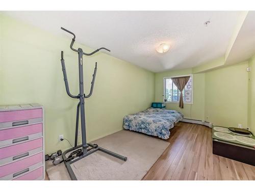 2207-2600 66 Street Ne, Calgary, AB - Indoor Photo Showing Bedroom
