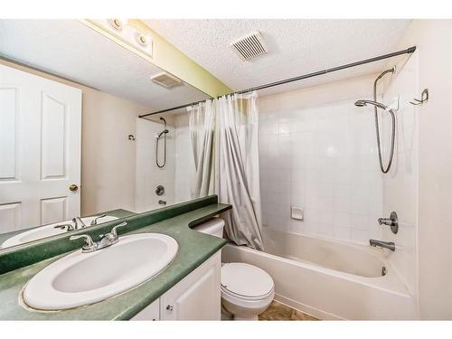 2207-2600 66 Street Ne, Calgary, AB - Indoor Photo Showing Bathroom