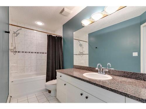 5-1441 23 Avenue Sw, Calgary, AB - Indoor Photo Showing Bathroom