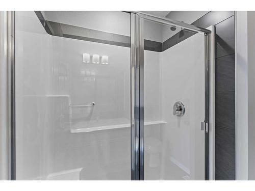 167 Nolancrest Common Nw, Calgary, AB - Indoor Photo Showing Bathroom