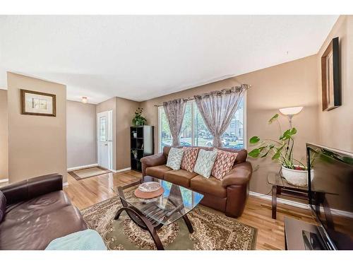 235 Templemont Drive Ne, Calgary, AB - Indoor Photo Showing Living Room