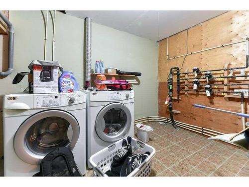 193 Prestwick Acres Se, Calgary, AB - Indoor Photo Showing Laundry Room