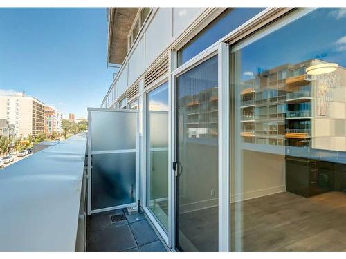 317-1087 2 Avenue Nw, Calgary, AB - Outdoor With Exterior