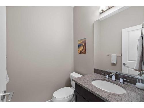 307 Valley Ridge Manor Nw, Calgary, AB - Indoor Photo Showing Bathroom