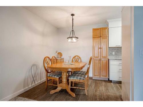 1307-4001A 49 Street Nw, Calgary, AB - Indoor Photo Showing Dining Room