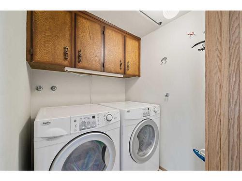 359 Silver Valley Boulevard Nw, Calgary, AB - Indoor Photo Showing Laundry Room