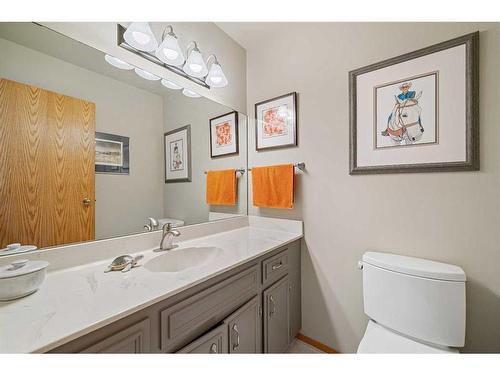 359 Silver Valley Boulevard Nw, Calgary, AB - Indoor Photo Showing Bathroom