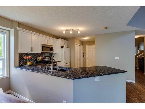 5 Citadel Meadow Gardens Nw, Calgary, AB - Indoor Photo Showing Kitchen With Upgraded Kitchen