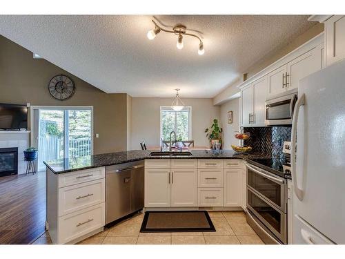 5 Citadel Meadow Gardens Nw, Calgary, AB - Indoor Photo Showing Kitchen With Stainless Steel Kitchen With Upgraded Kitchen