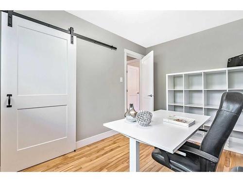 2819 Grant Crescent Sw, Calgary, AB - Indoor Photo Showing Office