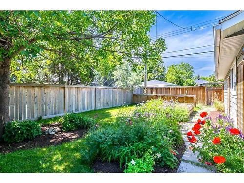2819 Grant Crescent Sw, Calgary, AB - Outdoor With Backyard