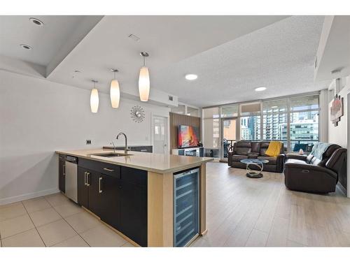 903-530 12 Avenue Sw, Calgary, AB - Indoor Photo Showing Kitchen