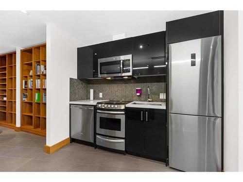 607-1010 6 Street Sw, Calgary, AB - Indoor Photo Showing Kitchen