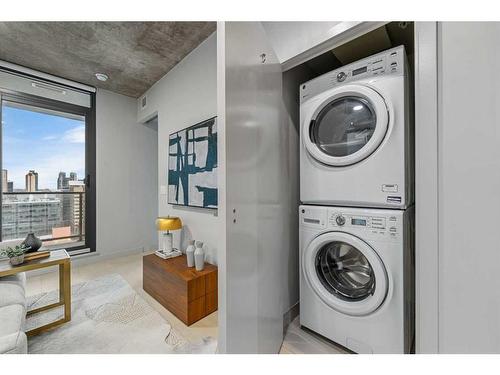 607-1010 6 Street Sw, Calgary, AB - Indoor Photo Showing Laundry Room