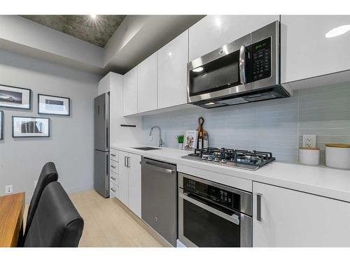 607-1010 6 Street Sw, Calgary, AB - Indoor Photo Showing Kitchen