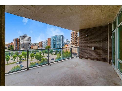 605-530 12 Avenue Sw, Calgary, AB - Outdoor With Balcony With Exterior