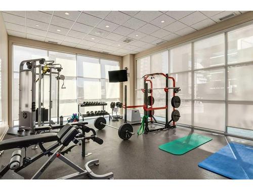 605-530 12 Avenue Sw, Calgary, AB - Indoor Photo Showing Gym Room