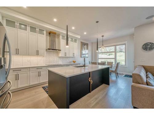 17 Hampstead Mews Nw, Calgary, AB - Indoor Photo Showing Kitchen With Upgraded Kitchen