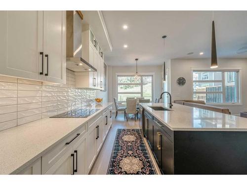 17 Hampstead Mews Nw, Calgary, AB - Indoor Photo Showing Kitchen With Upgraded Kitchen