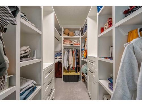 17 Hampstead Mews Nw, Calgary, AB - Indoor With Storage