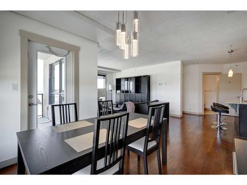 919-8710 Horton Road Sw, Calgary, AB - Indoor Photo Showing Dining Room