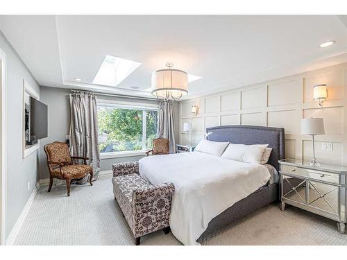 427 21 Avenue Nw, Calgary, AB - Indoor Photo Showing Bedroom