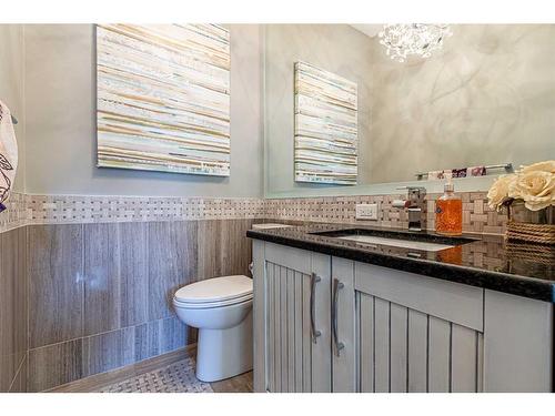 427 21 Avenue Nw, Calgary, AB - Indoor Photo Showing Bathroom