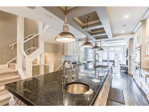 427 21 Avenue Nw, Calgary, AB - Indoor Photo Showing Kitchen With Upgraded Kitchen