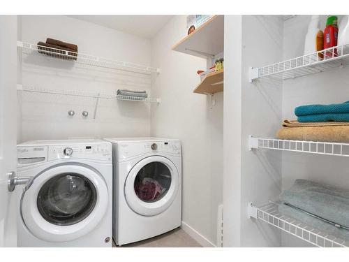 305 Carringvue Manor Nw, Calgary, AB - Indoor Photo Showing Laundry Room