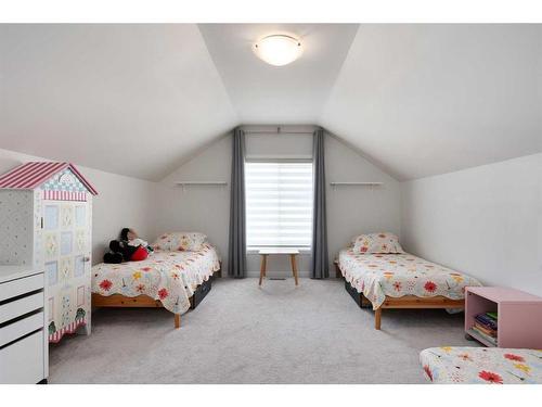 305 Carringvue Manor Nw, Calgary, AB - Indoor Photo Showing Bedroom