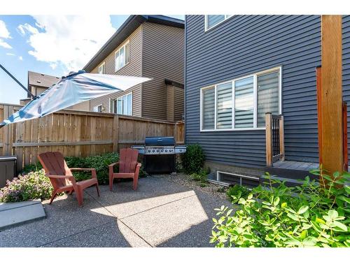 305 Carringvue Manor Nw, Calgary, AB - Outdoor